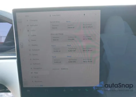 2022 Tesla Model X Plaid Tri Motor All-Wheel Drive z USA, uszkodzony, nr VIN 7SAXCBE68NF332875